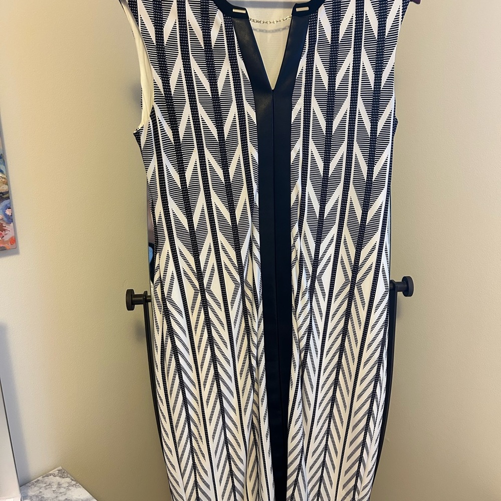 Elegant Calvin Klein Black and White Patterned Dress size 8